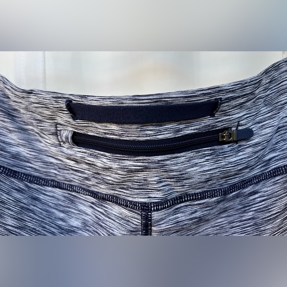 Under Armour Athletic Leggings size L - Picture 7 of 10